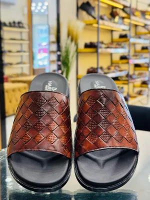CHECKERED TWO-TONE SLIPPERS