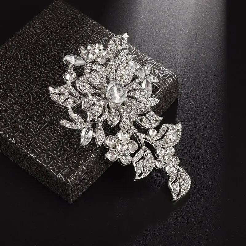 Mümine Rhinestone Brooch Pin
