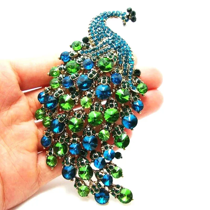 Mümine Rhinestone Brooch Pin