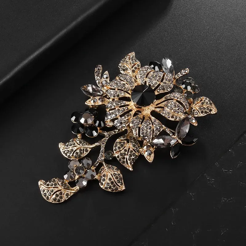 Mümine Rhinestone Brooch Pin