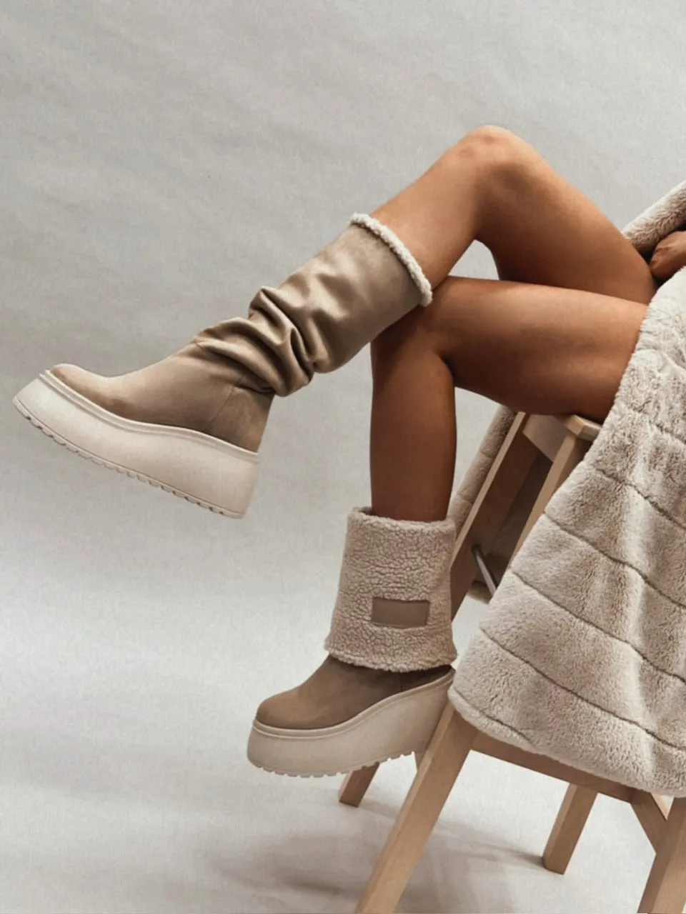 (Winter BIG SALE💥)Comfortable and versatile mid-calf fur boots